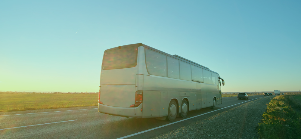 1. augustā atcelto vilcienu reisu vietā no Rīgas uz Tukumu un atpakaļ var aizbraukt ar trīs īslaicīgi pielāgotiem reģionālo autobusu maršrutiem
